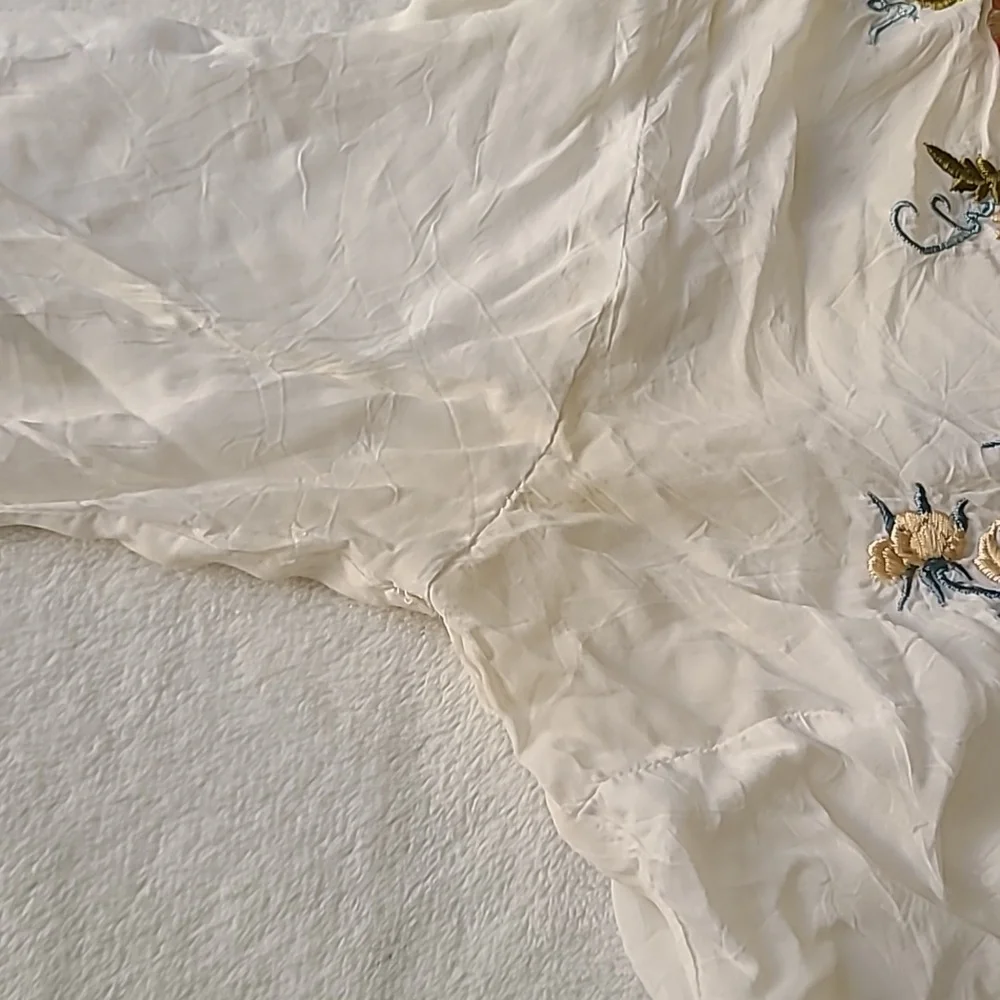 Johnny Was White Blouse Floral Embroidery XS Rayon Long Sleeve FLAW flowy Boho - Picture 5 of 10